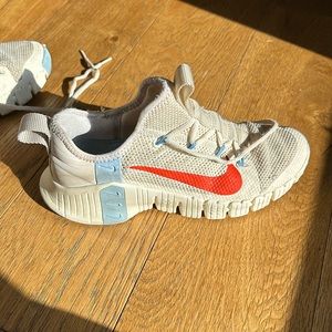 Nike Free Metcon Pale Ivory size 8 Women’s